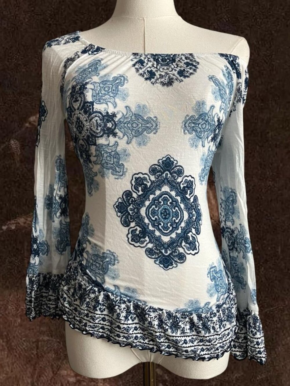 International Concepts Blue & White Floral Print Long Sleeve Top – Fits like S